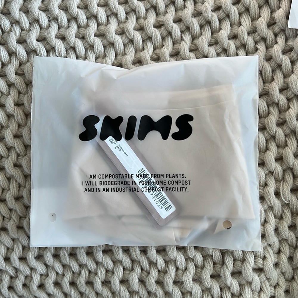 NWT Skims bikini size M color Sand